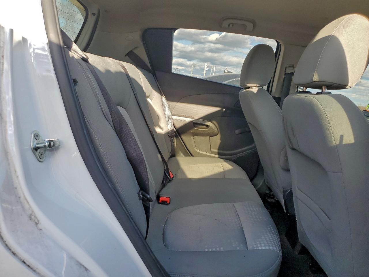 2017 CHEVROLET SONIC photo 10