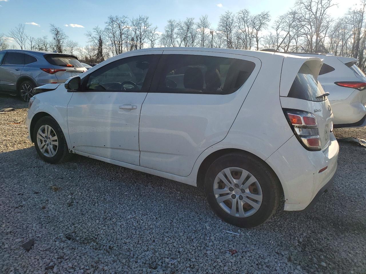 2017 CHEVROLET SONIC photo 2