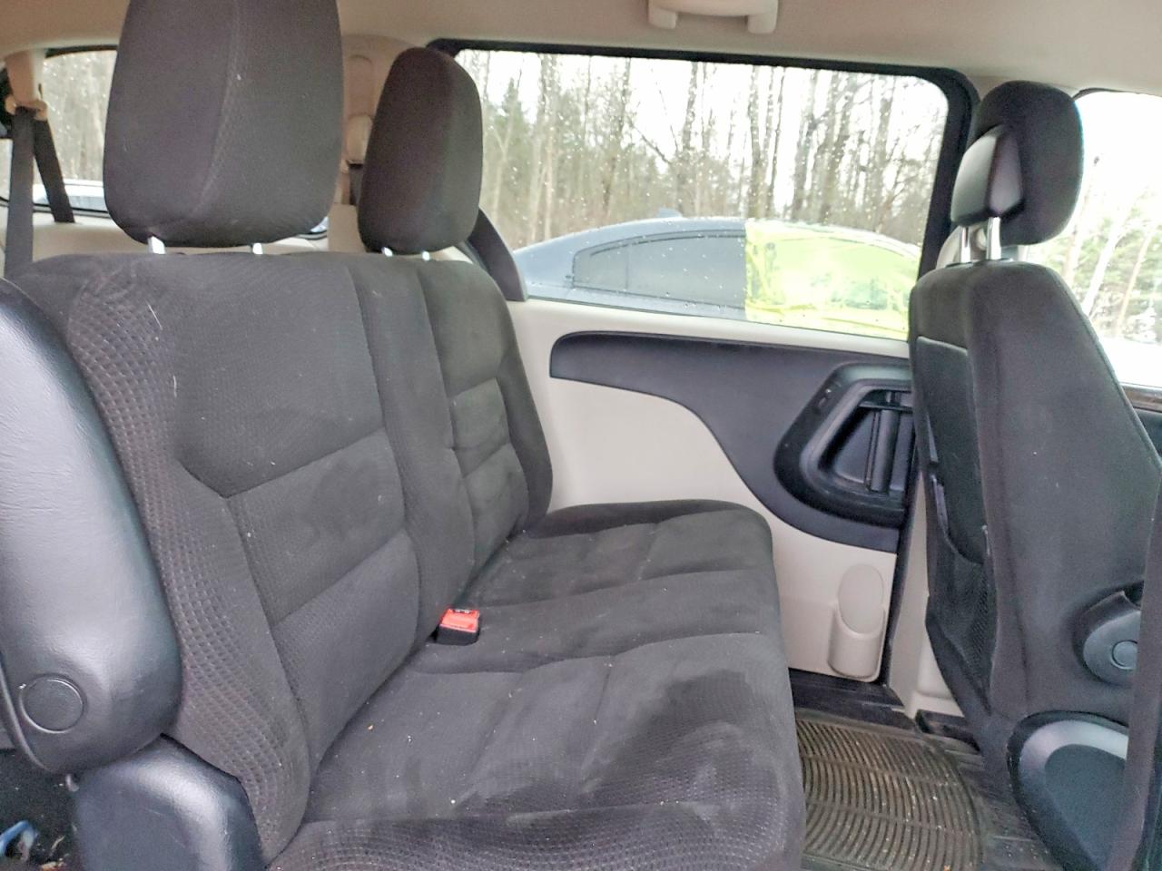 2015 DODGE GRAND CARAVAN SE photo 11