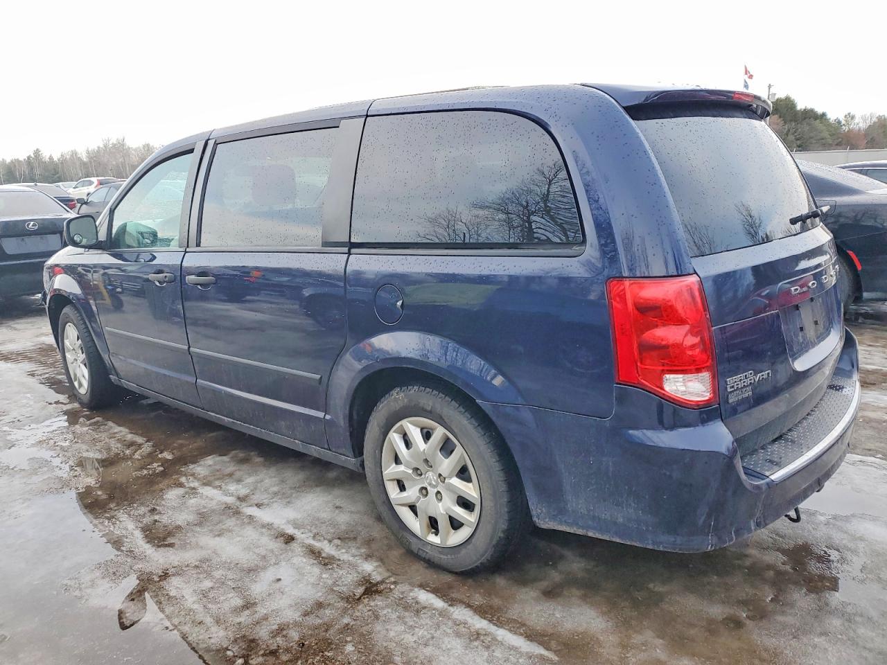 2015 DODGE GRAND CARAVAN SE photo 2