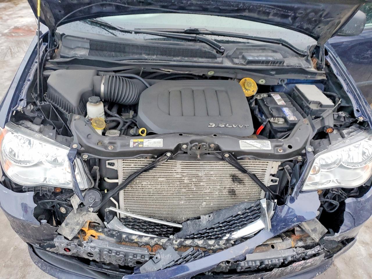 2015 DODGE GRAND CARAVAN SE photo 12