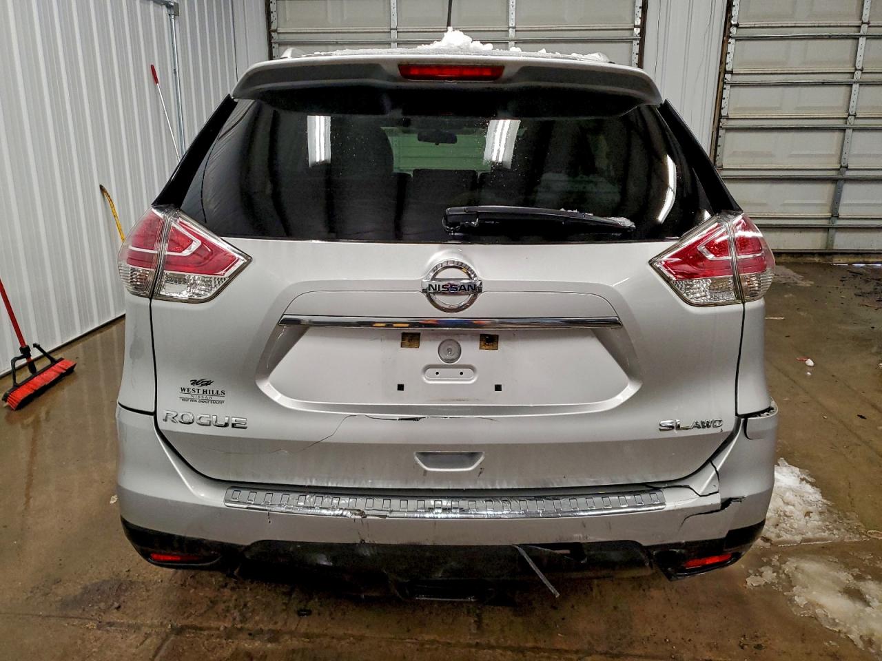 2016 NISSAN ROGUE S photo 6