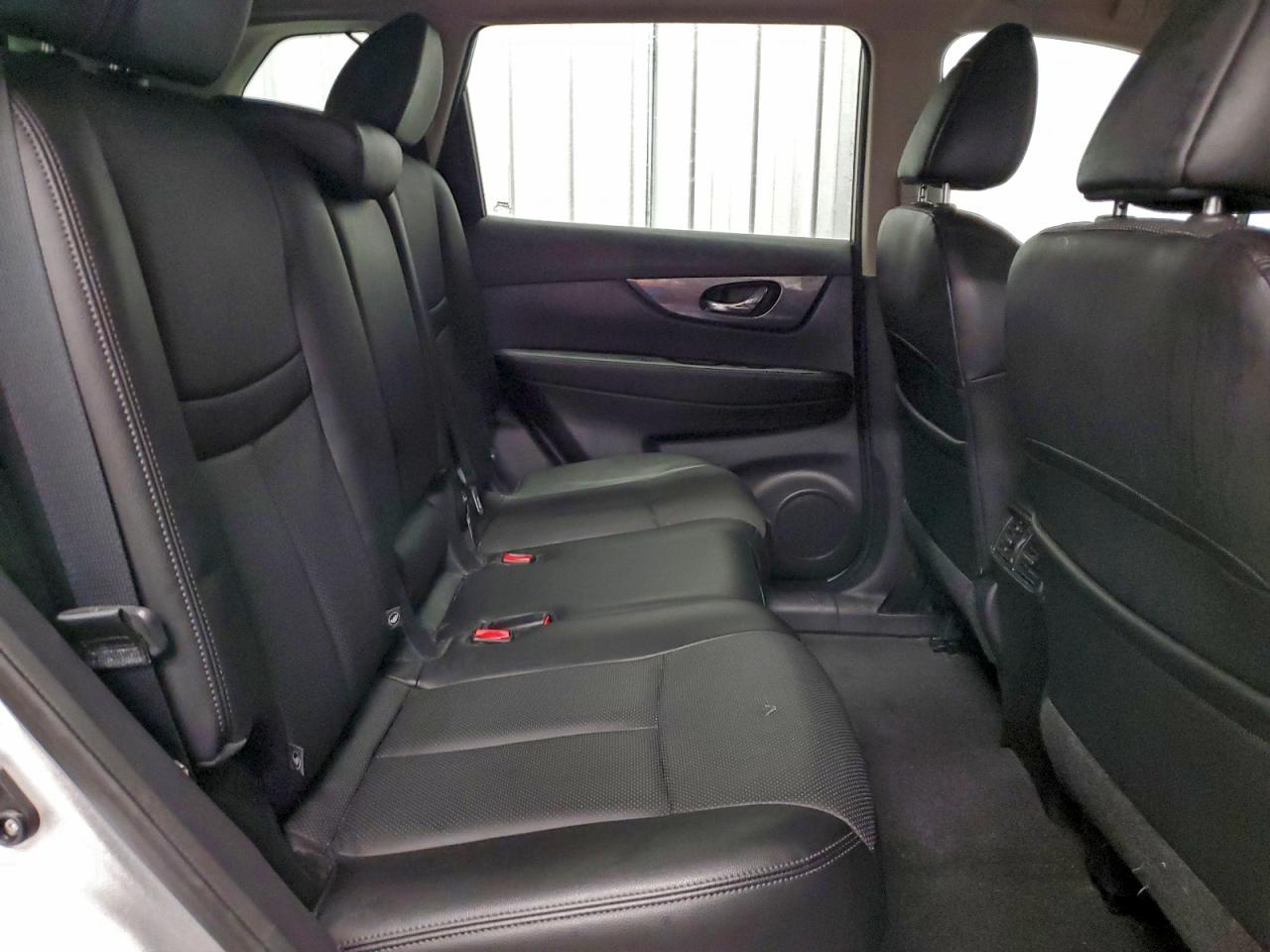 2016 NISSAN ROGUE S photo 11