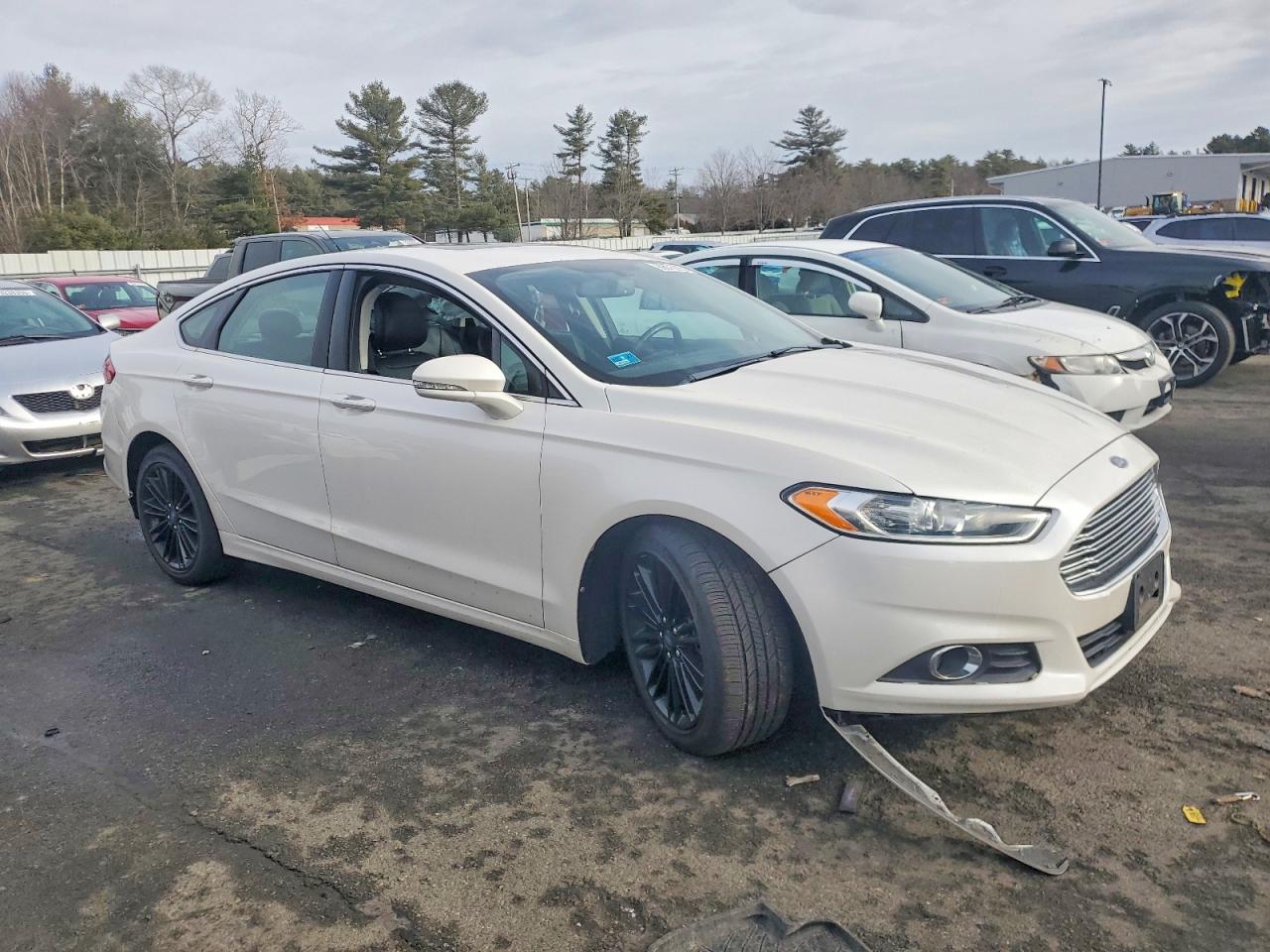 2014 FORD FUSION SE photo 4