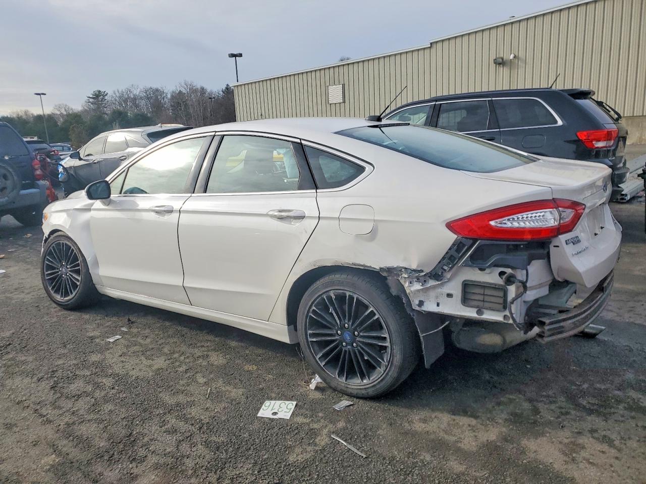 2014 FORD FUSION SE photo 2