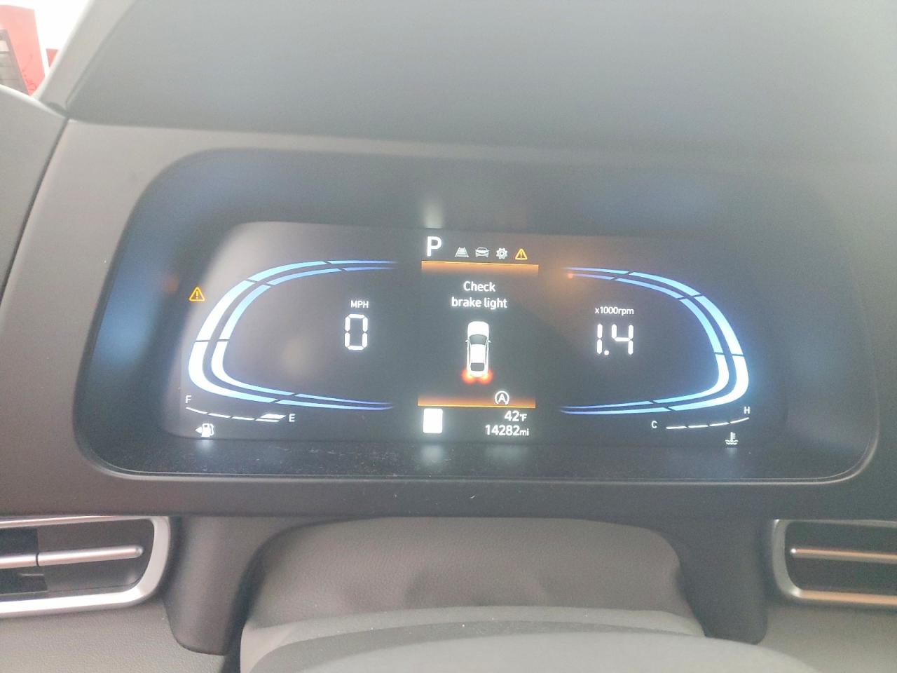 2025 HYUNDAI ELANTRA SE photo 9