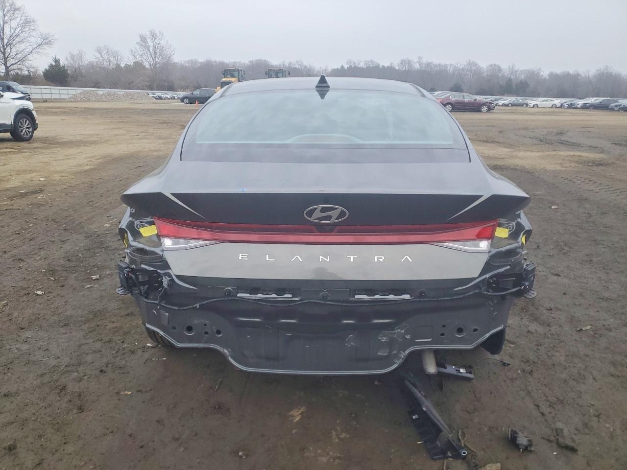 2025 HYUNDAI ELANTRA SE photo 6