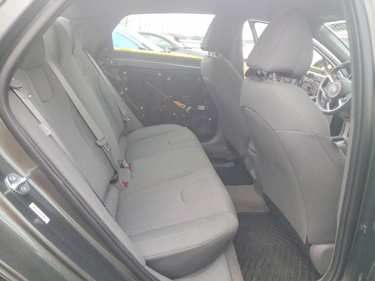 2025 HYUNDAI ELANTRA SE photo 3