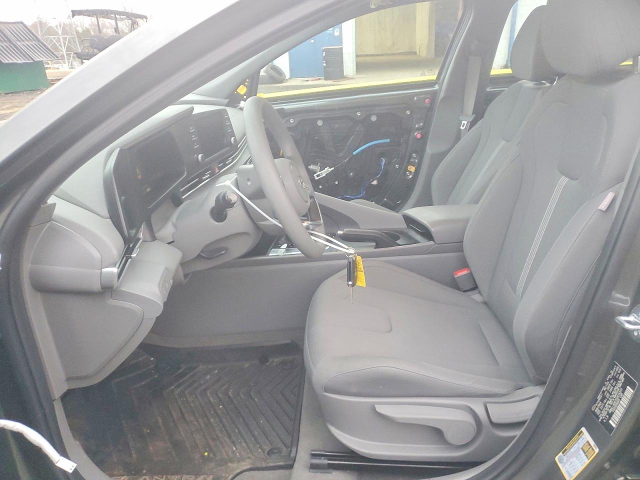 2025 HYUNDAI ELANTRA SE photo 7