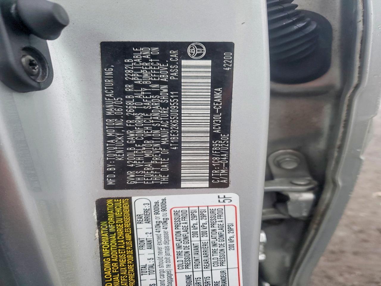 2005 TOYOTA CAMRY LE photo 12
