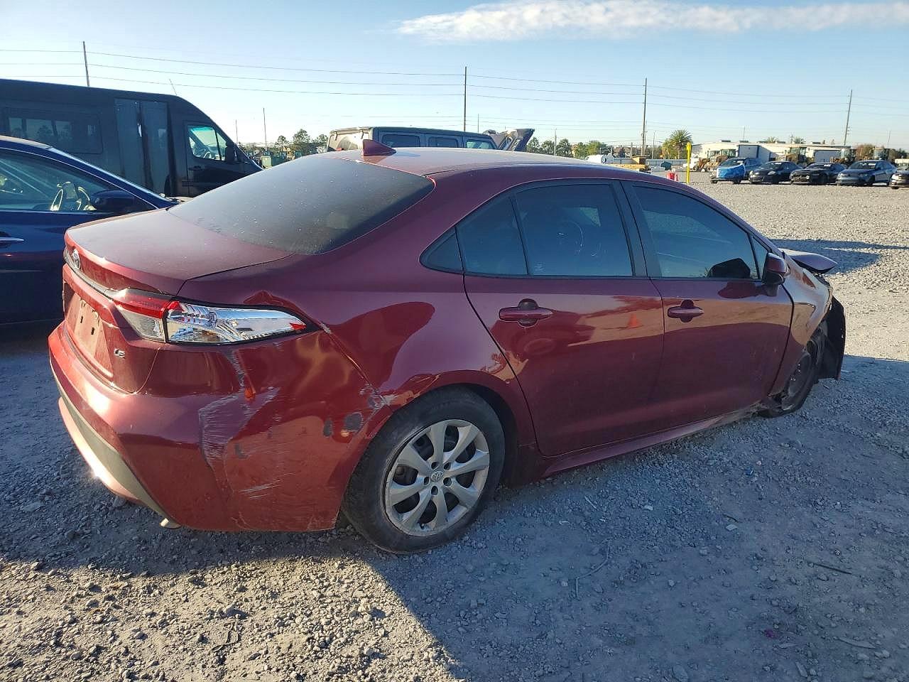 2022 TOYOTA COROLLA LE photo 3