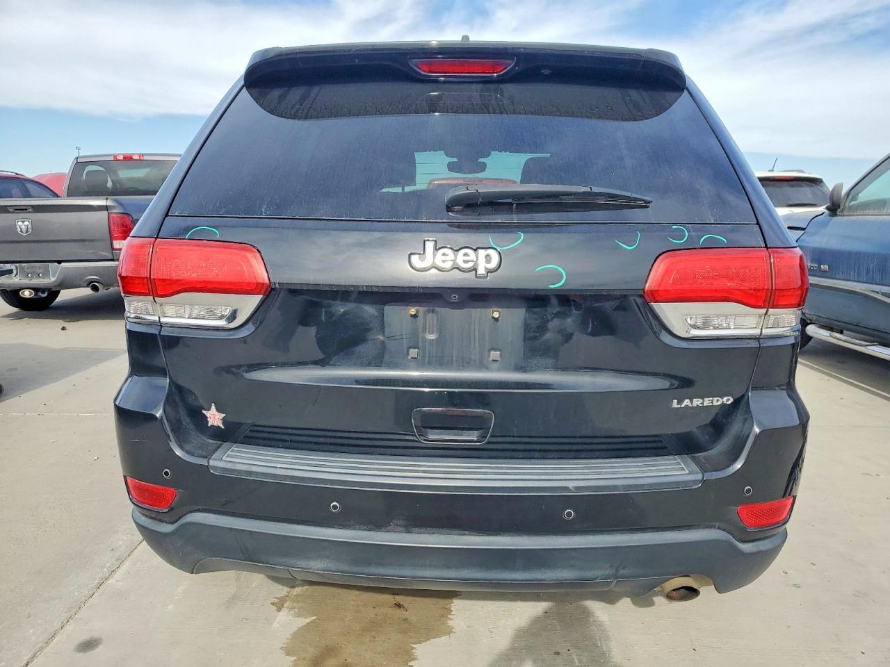 2019 JEEP GRAND CHEROKEE LAREDO photo 6