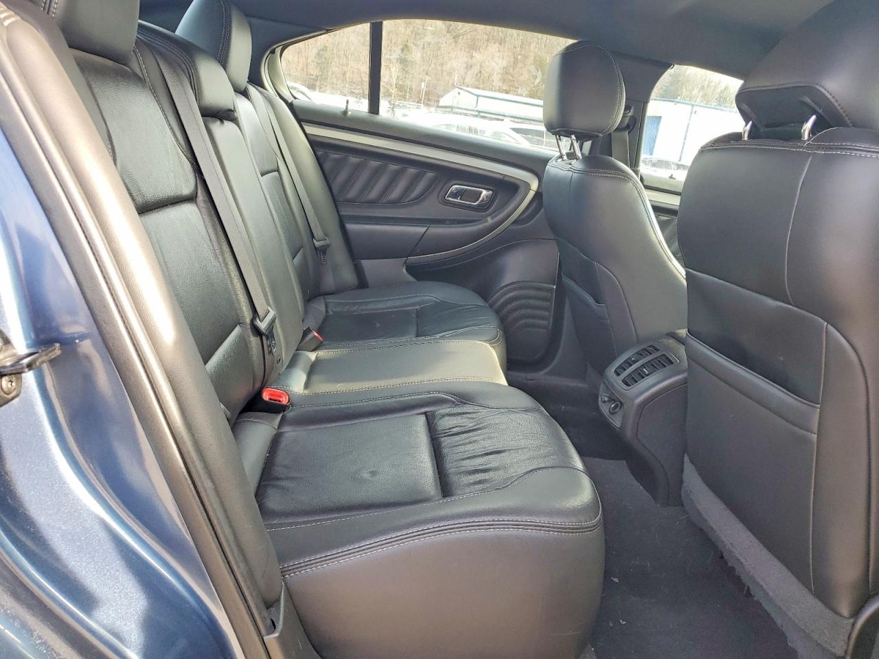 2019 FORD TAURUS SEL photo 19
