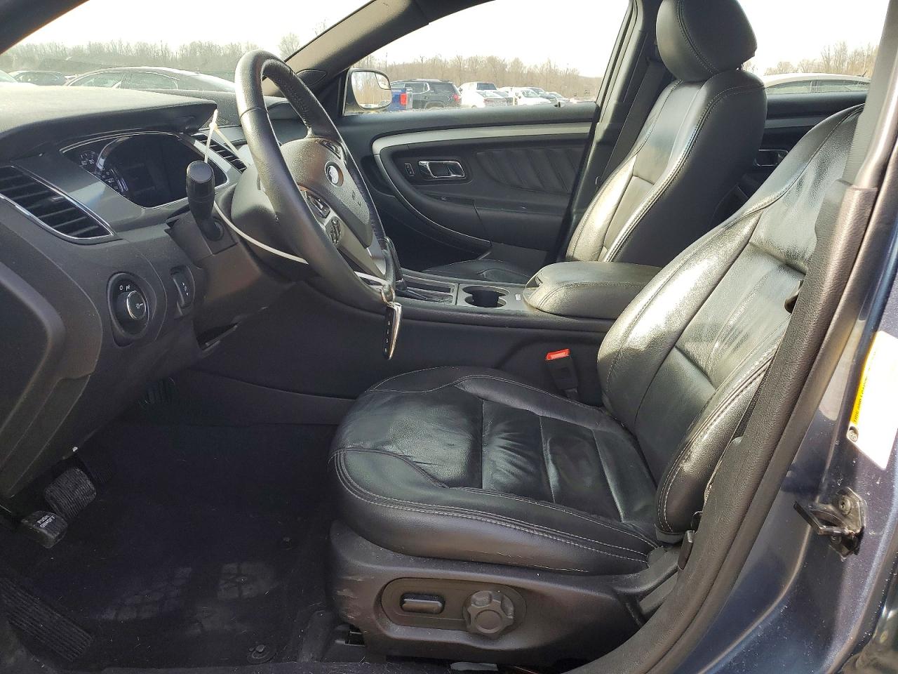 2019 FORD TAURUS SEL photo 13