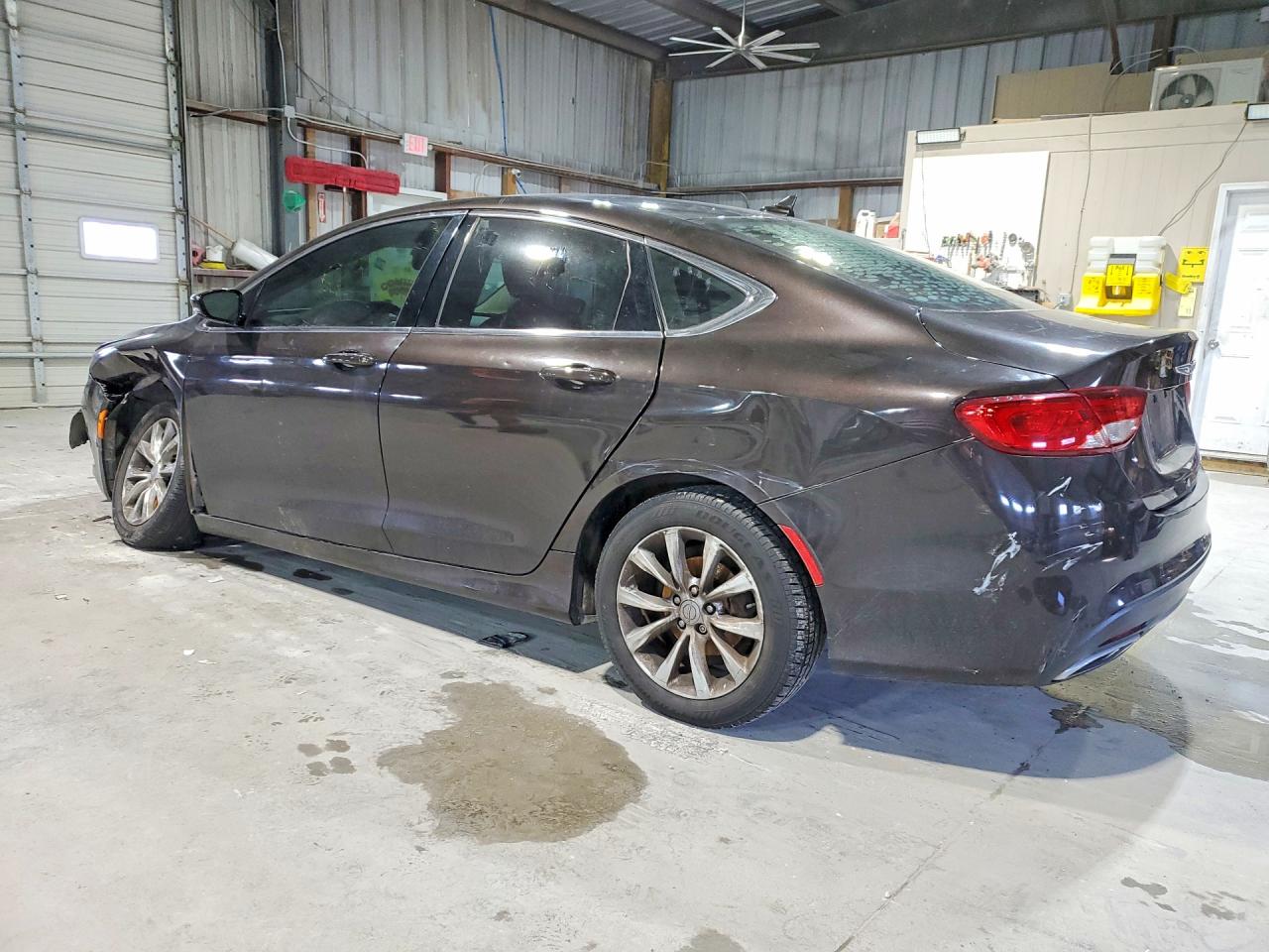 2015 CHRYSLER 200 C photo 2