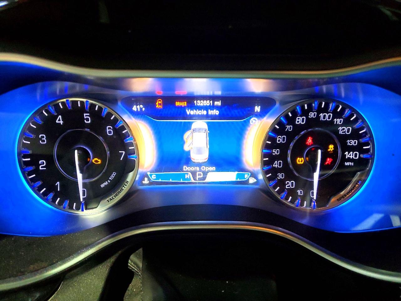2015 CHRYSLER 200 C photo 9
