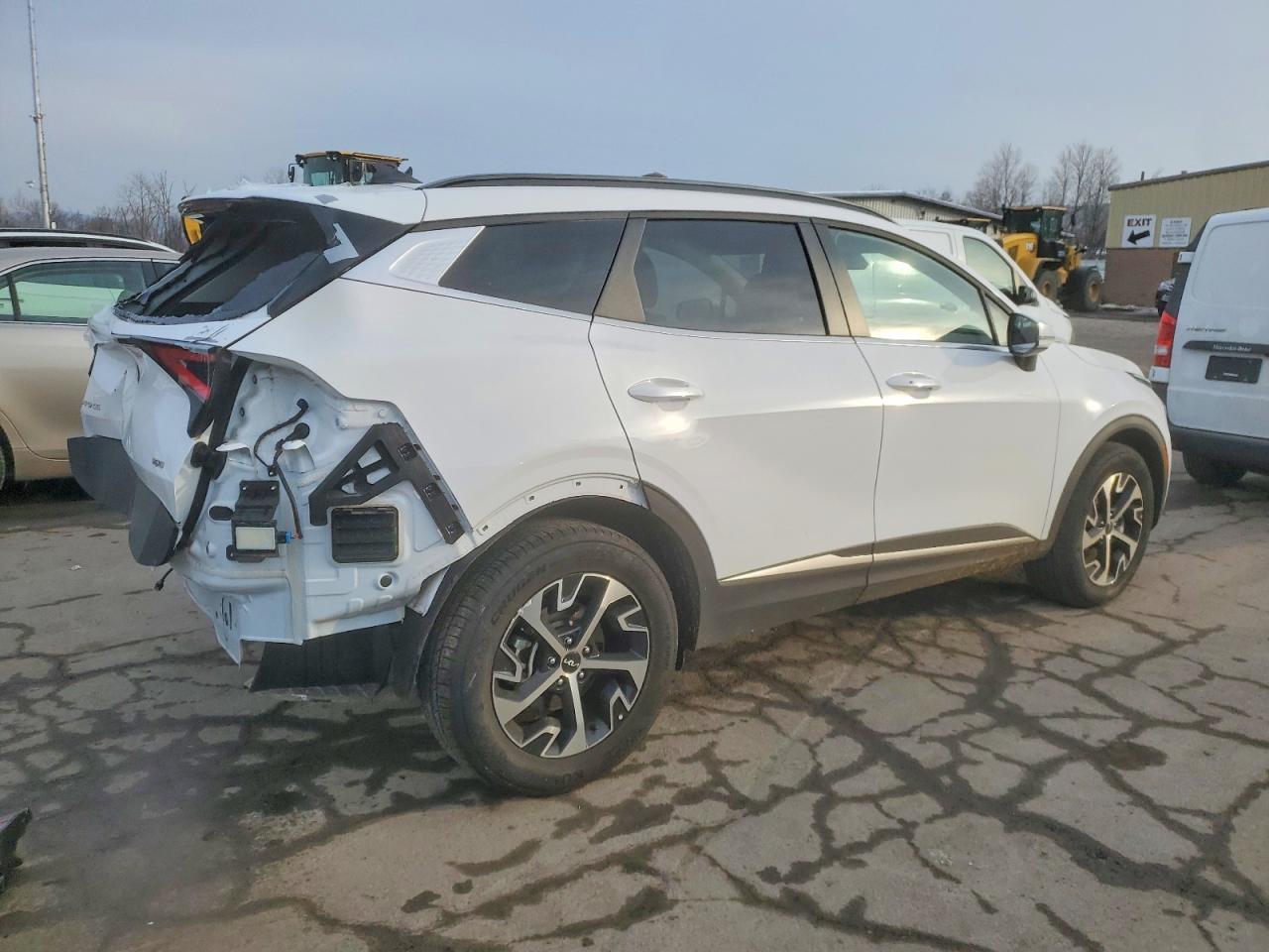 2025 KIA SPORTAGE EX photo 3