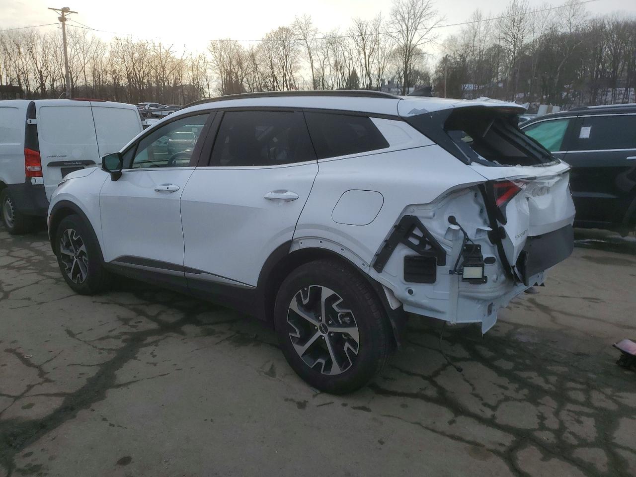 2025 KIA SPORTAGE EX photo 2