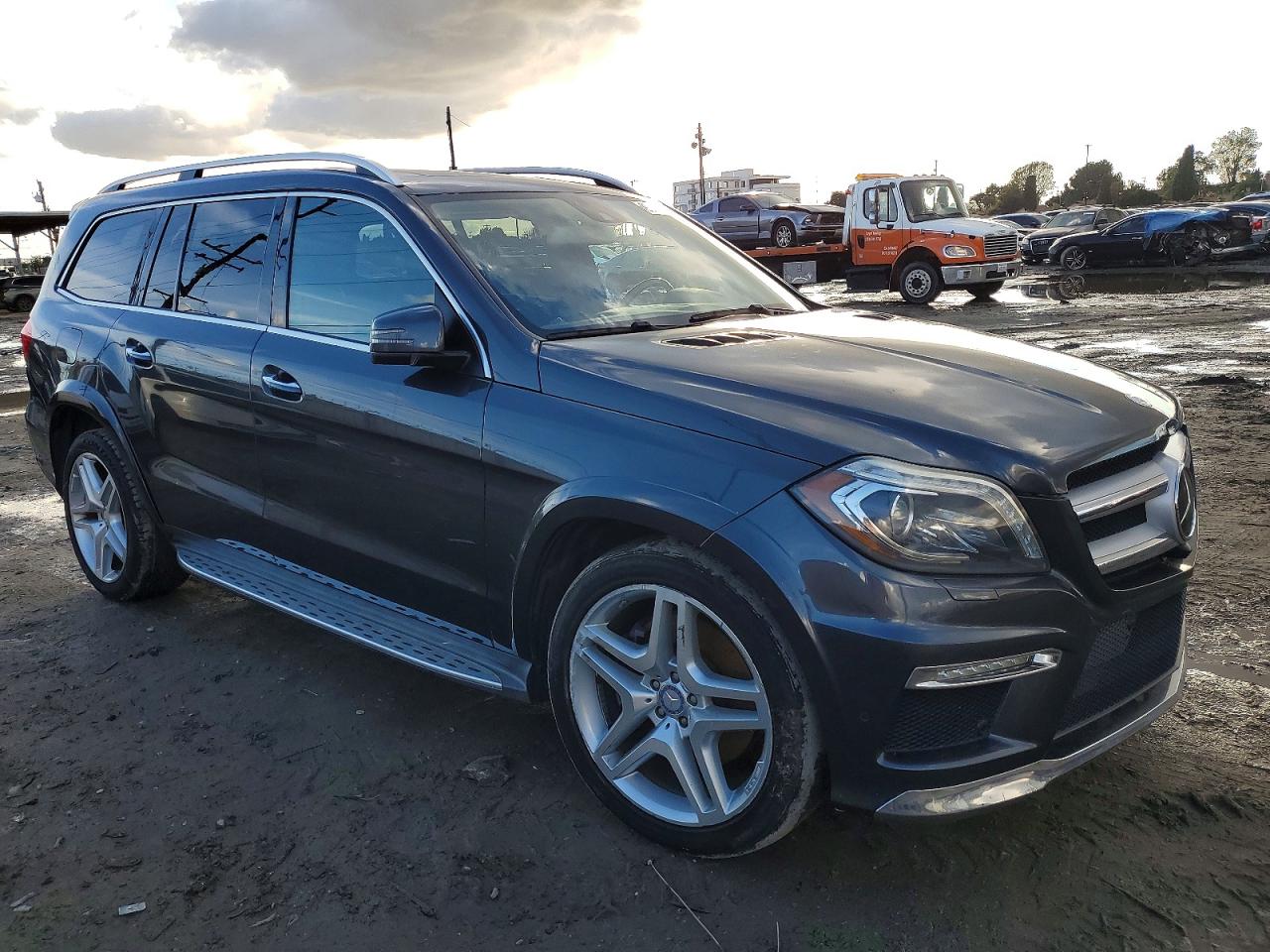2015 MERCEDES-BENZ GL 550 4MATIC photo 4