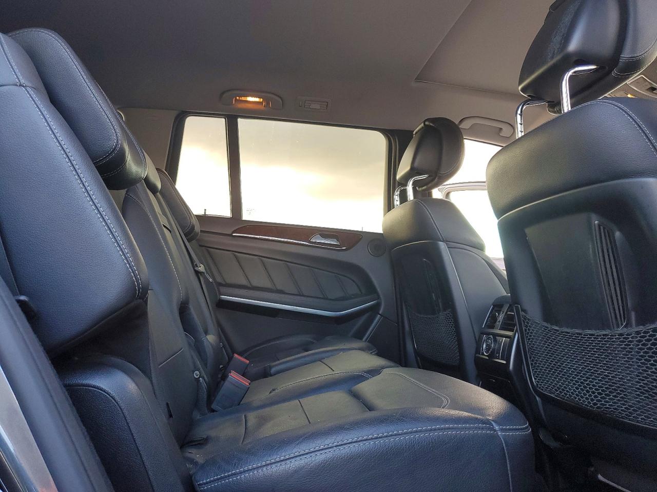 2015 MERCEDES-BENZ GL 550 4MATIC photo 11