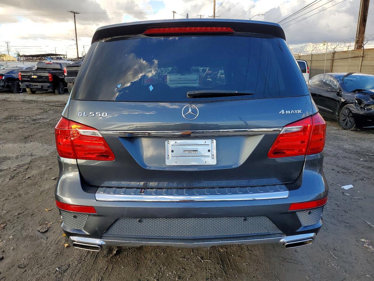 2015 MERCEDES-BENZ GL 550 4MATIC photo 6