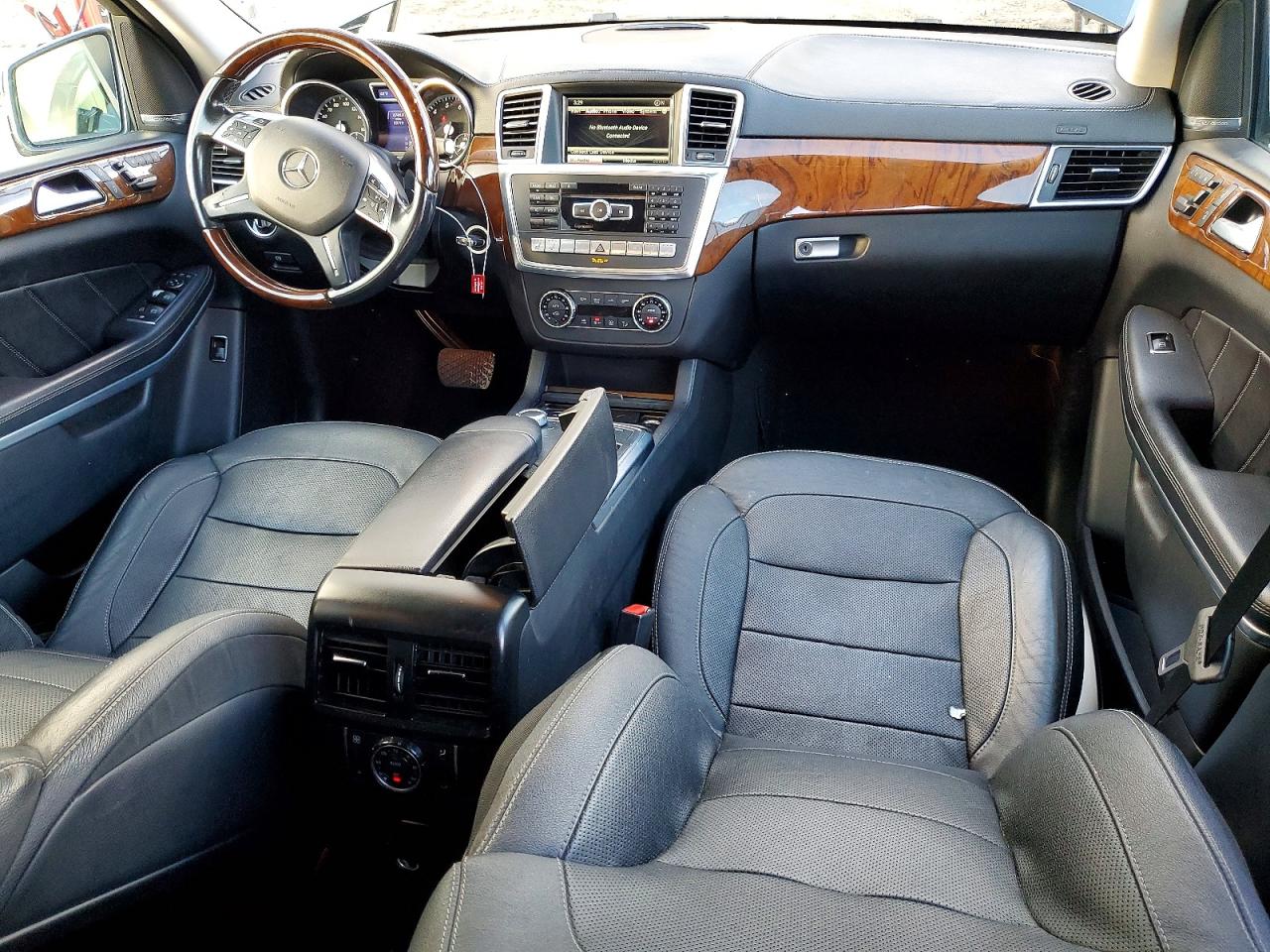 2015 MERCEDES-BENZ GL 550 4MATIC photo 8