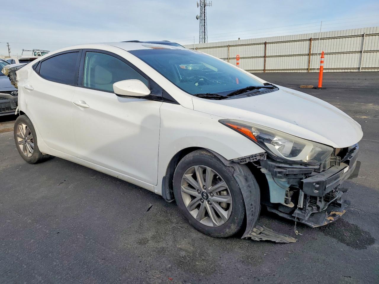 2015 HYUNDAI ELANTRA SE photo 4