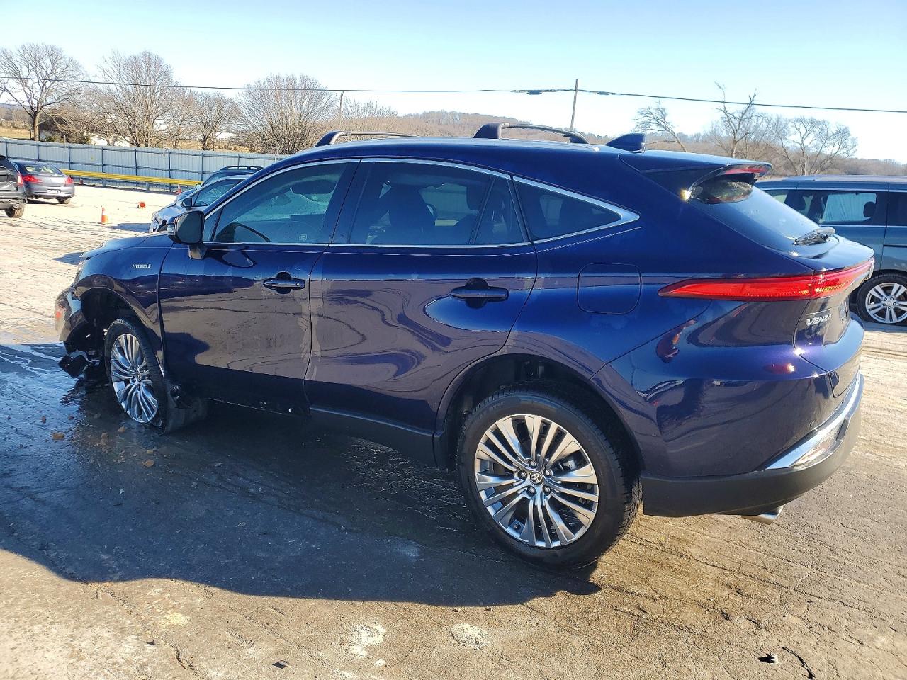2021 TOYOTA VENZA LE photo 2