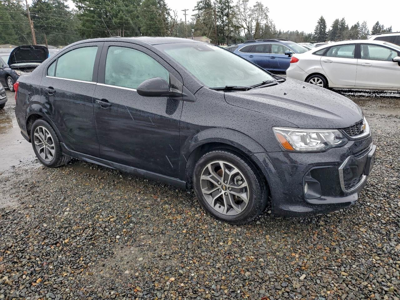 2017 CHEVROLET SONIC LT photo 4