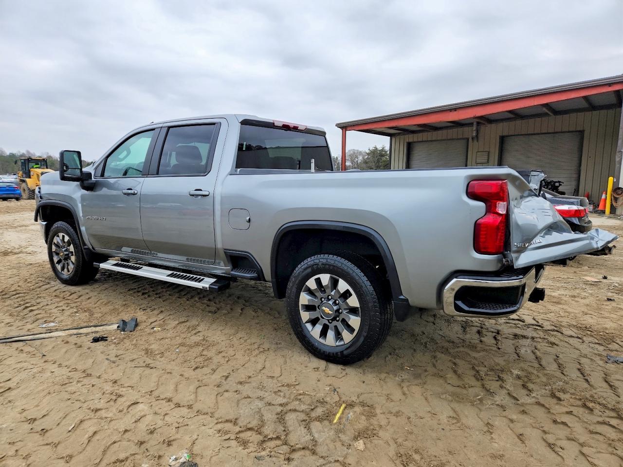 2025 CHEVROLET SILVERADO K2500 HEAVY DUTY LT photo 3