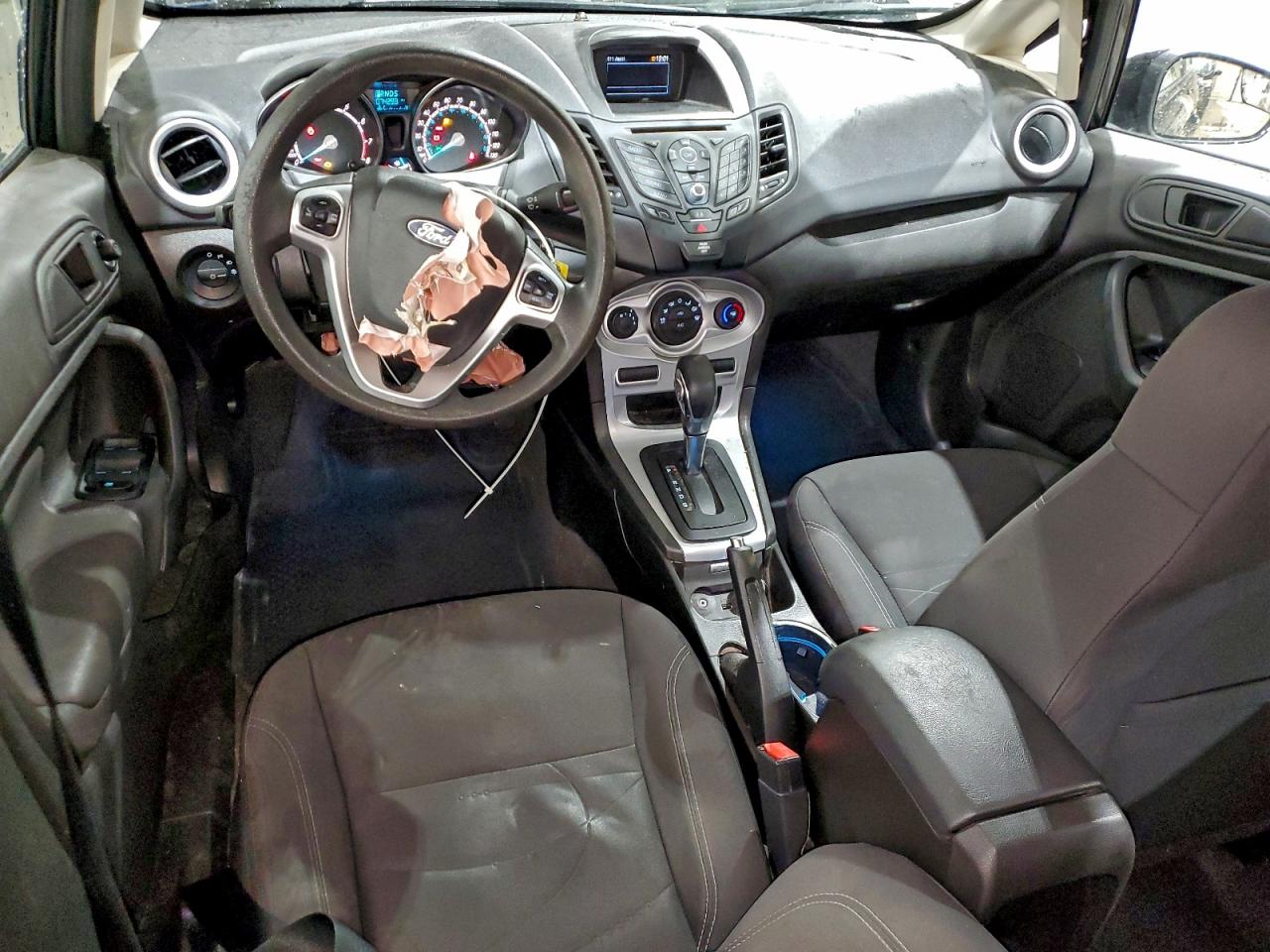 2018 FORD FIESTA SE photo 8