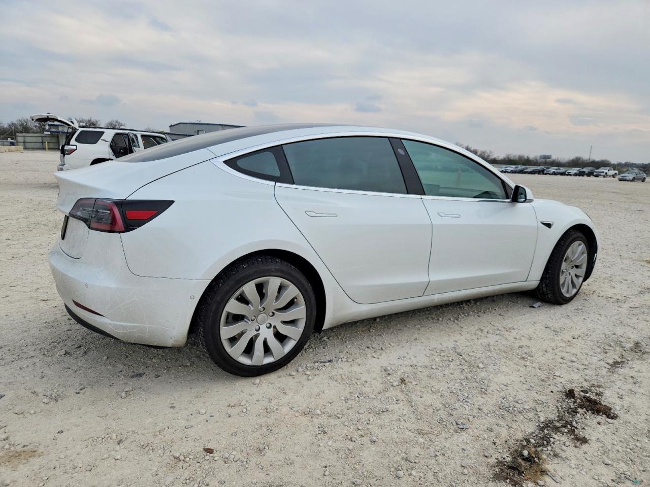 2019 TESLA MODEL 3 photo 3