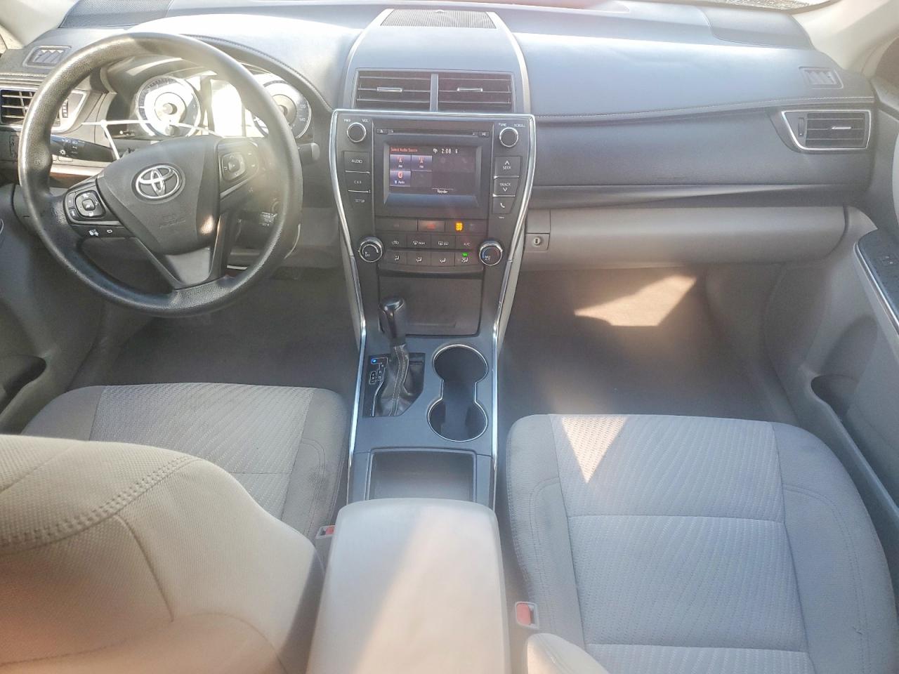 2016 TOYOTA CAMRY LE photo 8