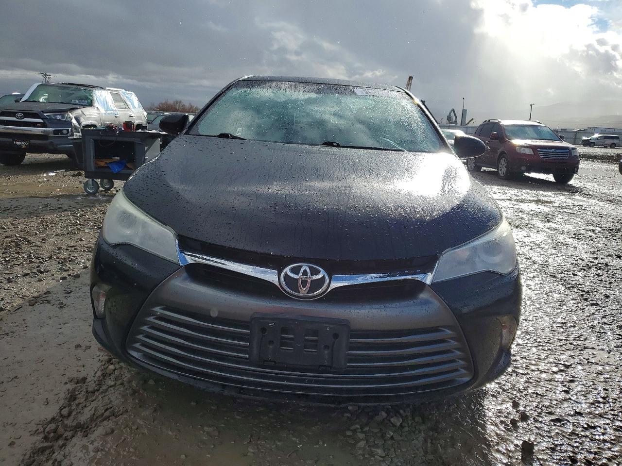 2016 TOYOTA CAMRY LE photo 5