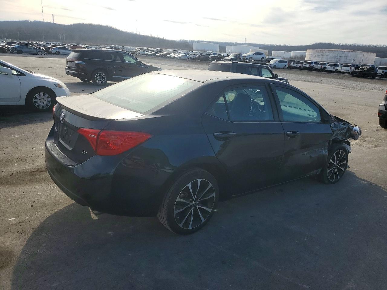2019 TOYOTA COROLLA L photo 3