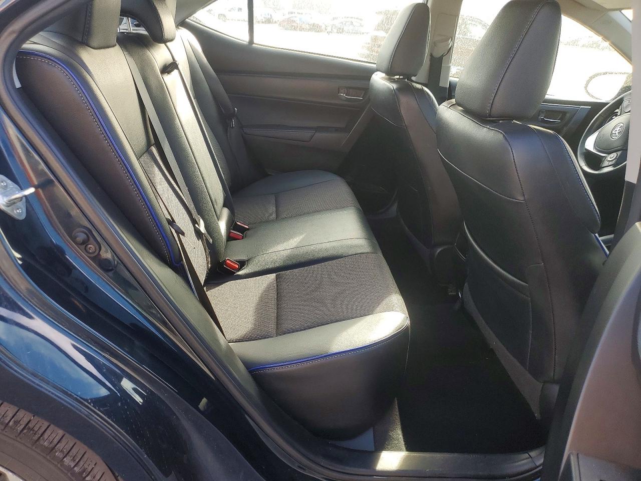 2019 TOYOTA COROLLA L photo 10