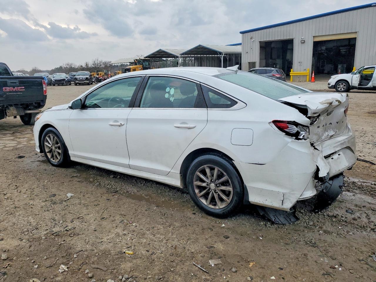 2018 HYUNDAI SONATA SE photo 2
