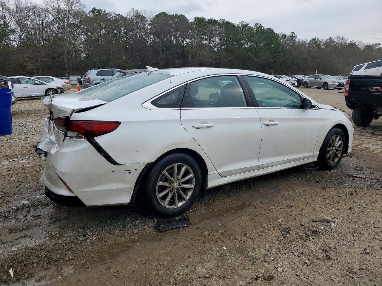 2018 HYUNDAI SONATA SE photo 3