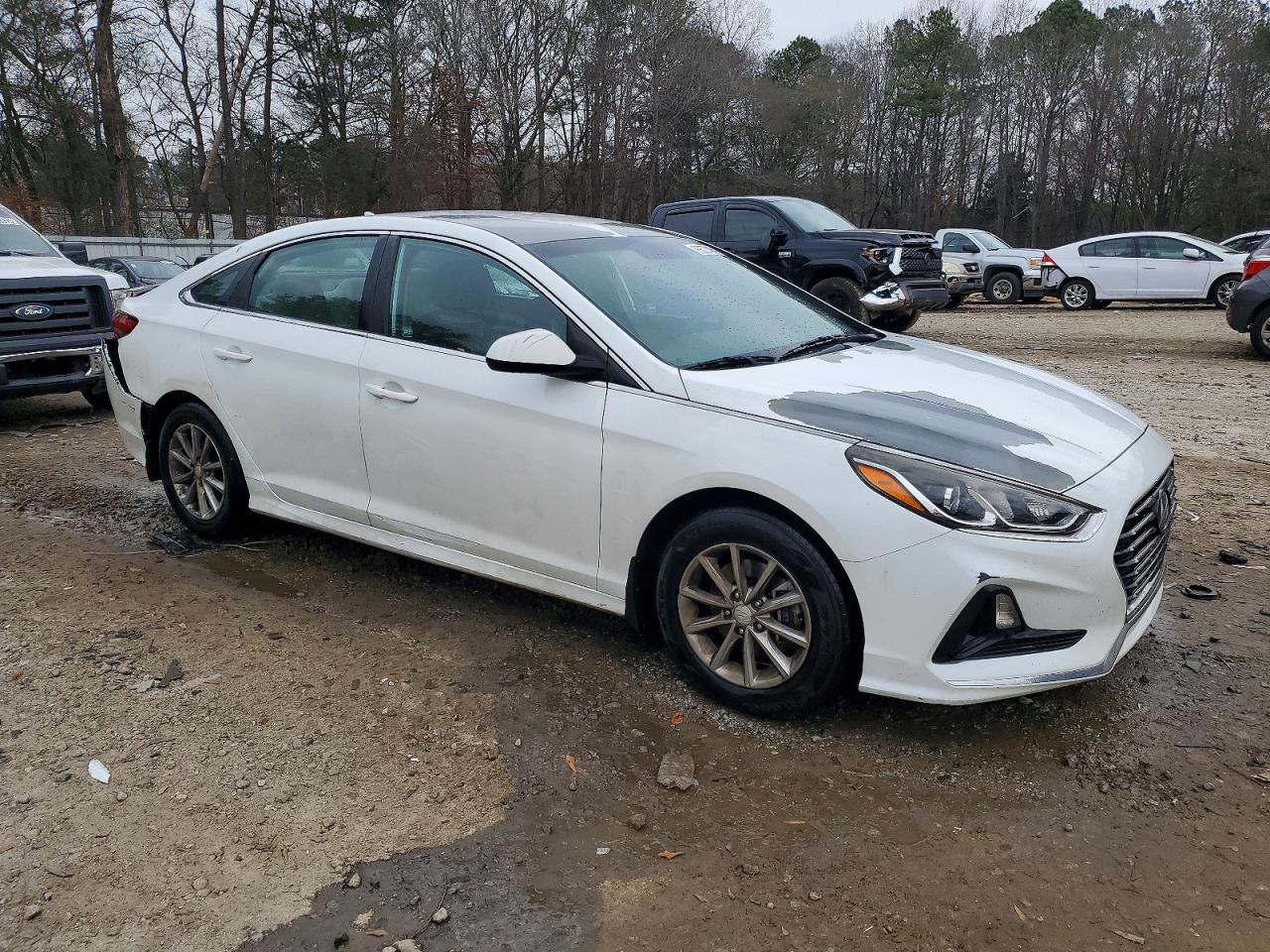 2018 HYUNDAI SONATA SE photo 4