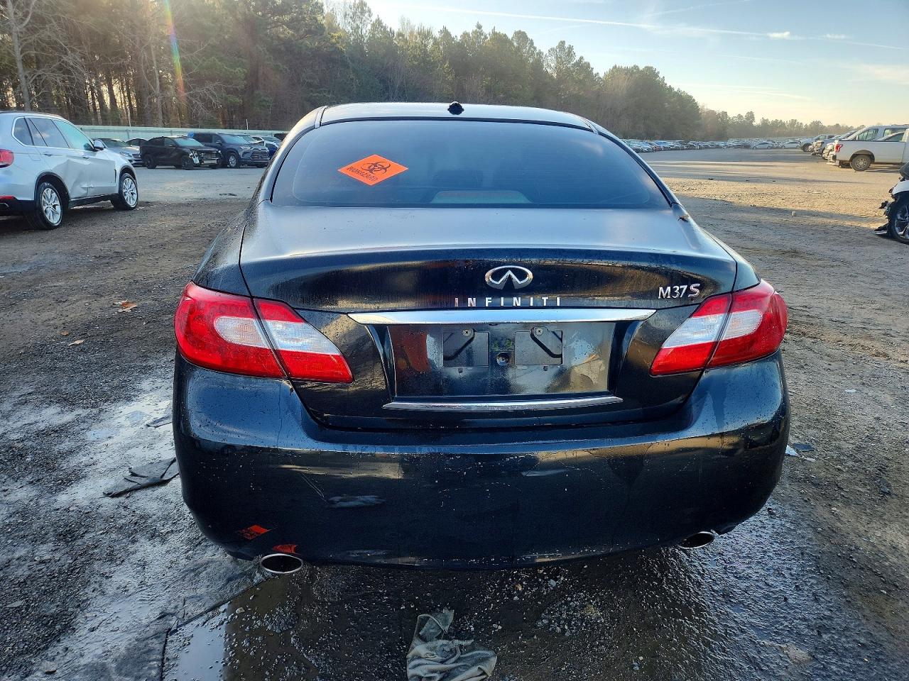 2011 INFINITI M37 BASE photo 6