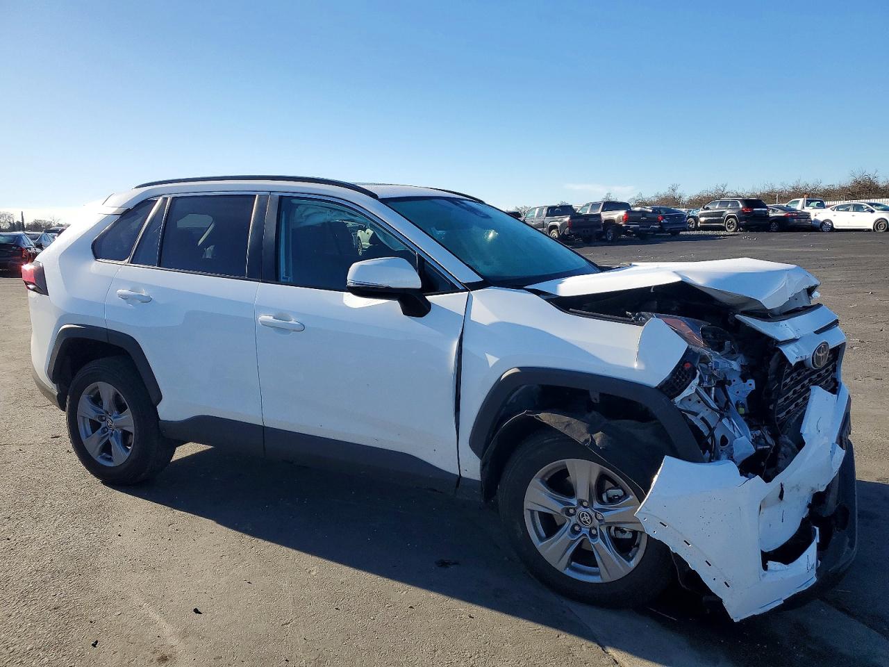 2024 TOYOTA RAV4 XLE photo 4