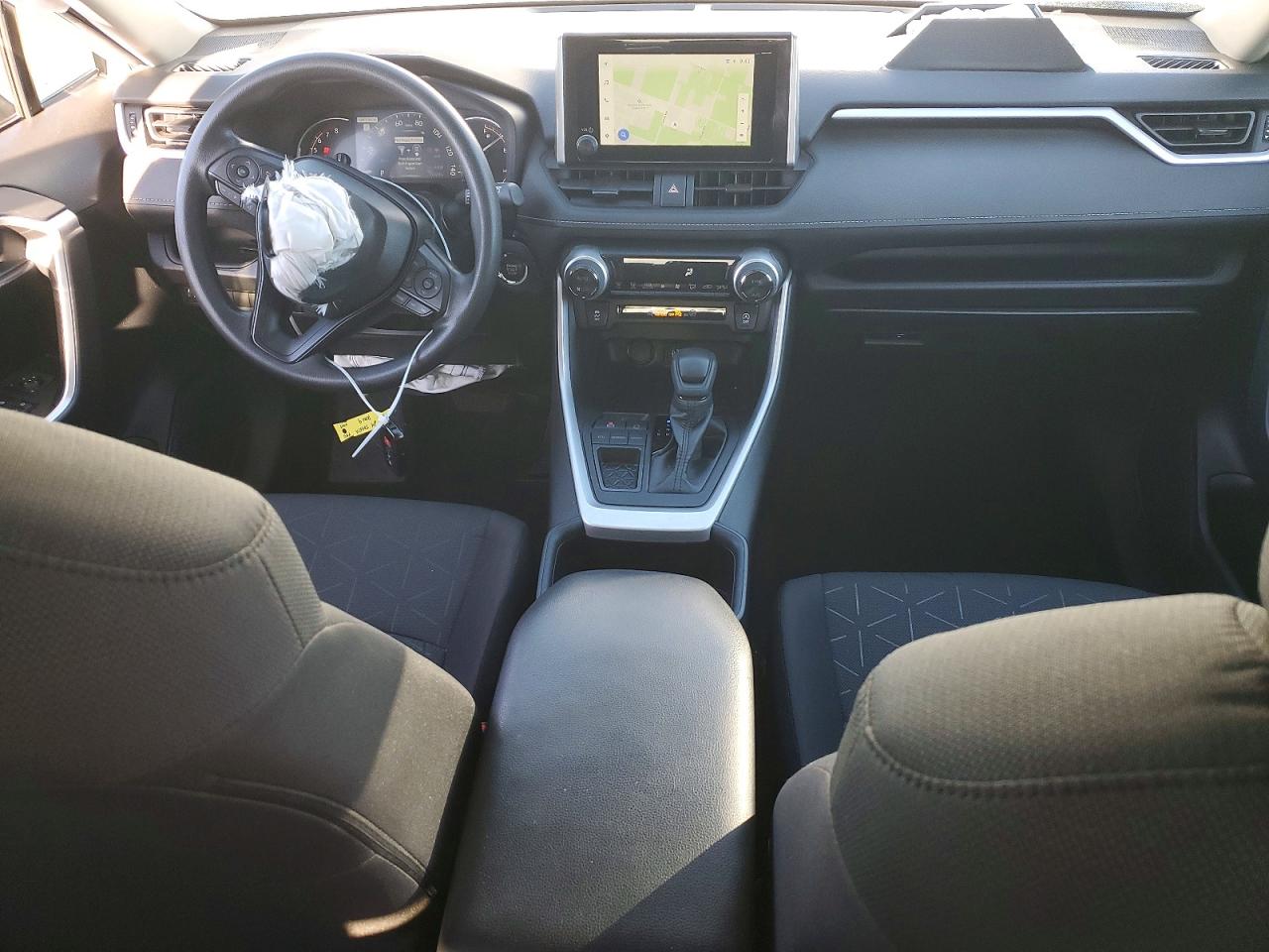 2024 TOYOTA RAV4 XLE photo 8