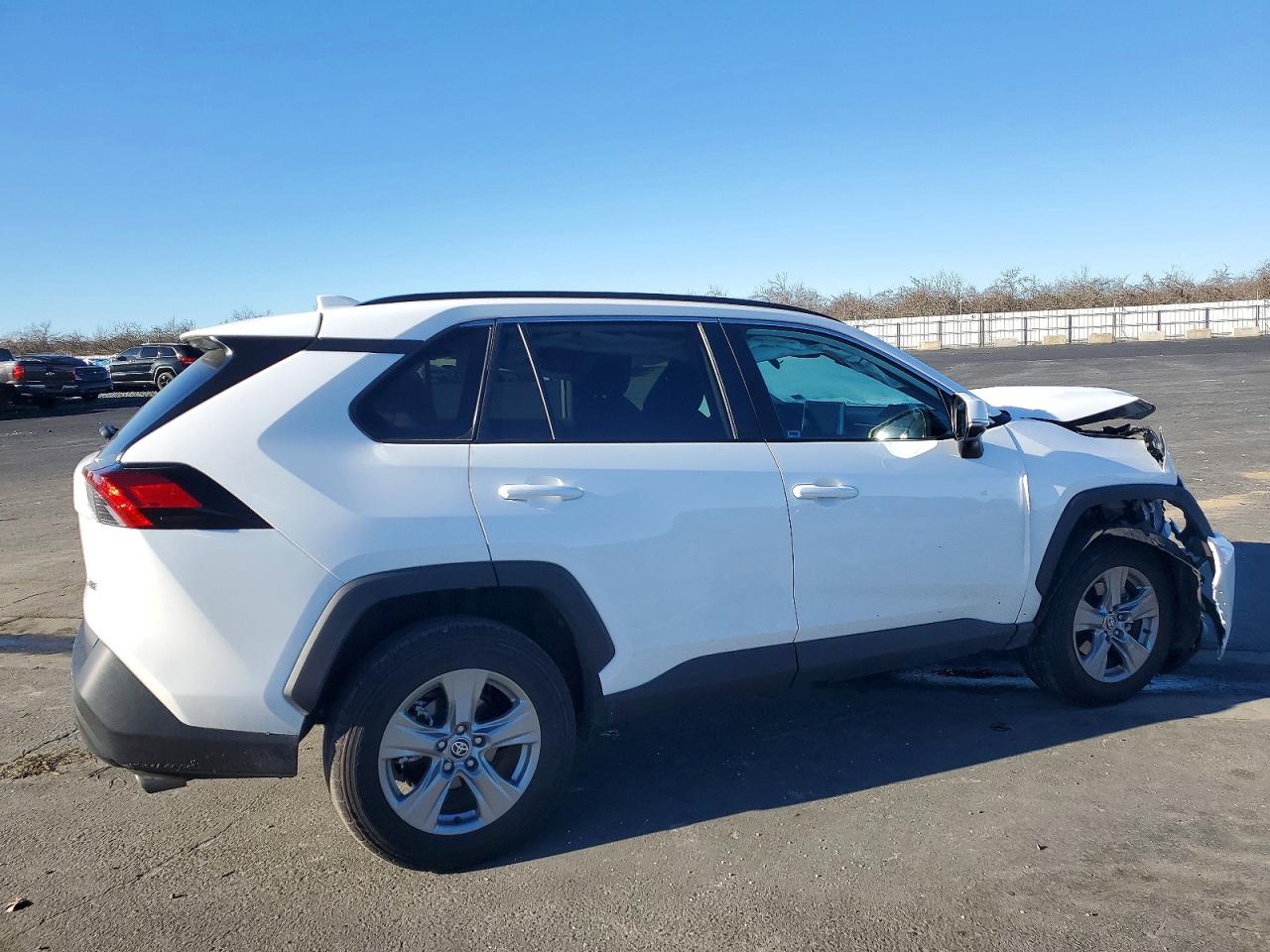 2024 TOYOTA RAV4 XLE photo 3