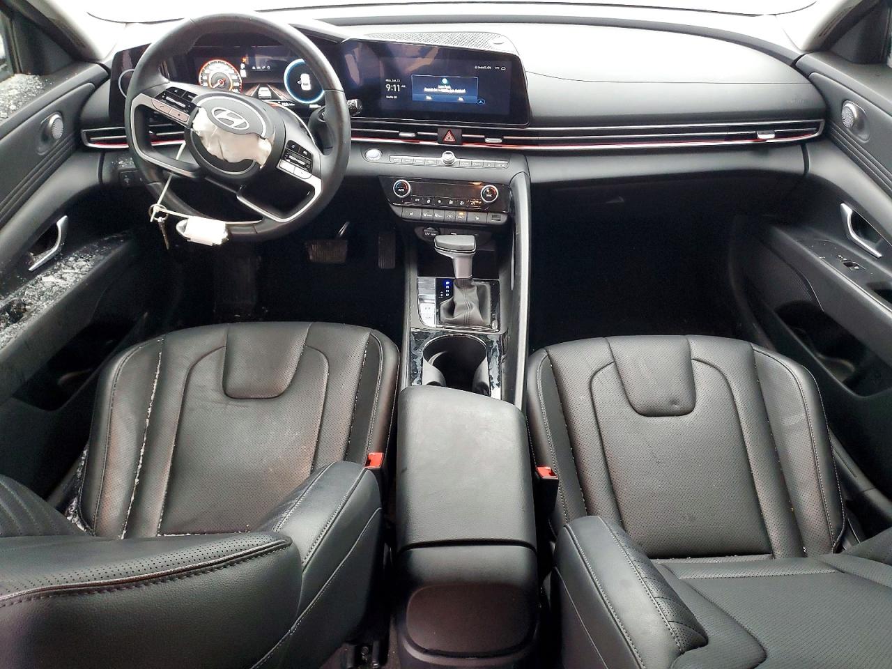 2025 HYUNDAI ELANTRA LUXURY photo 8