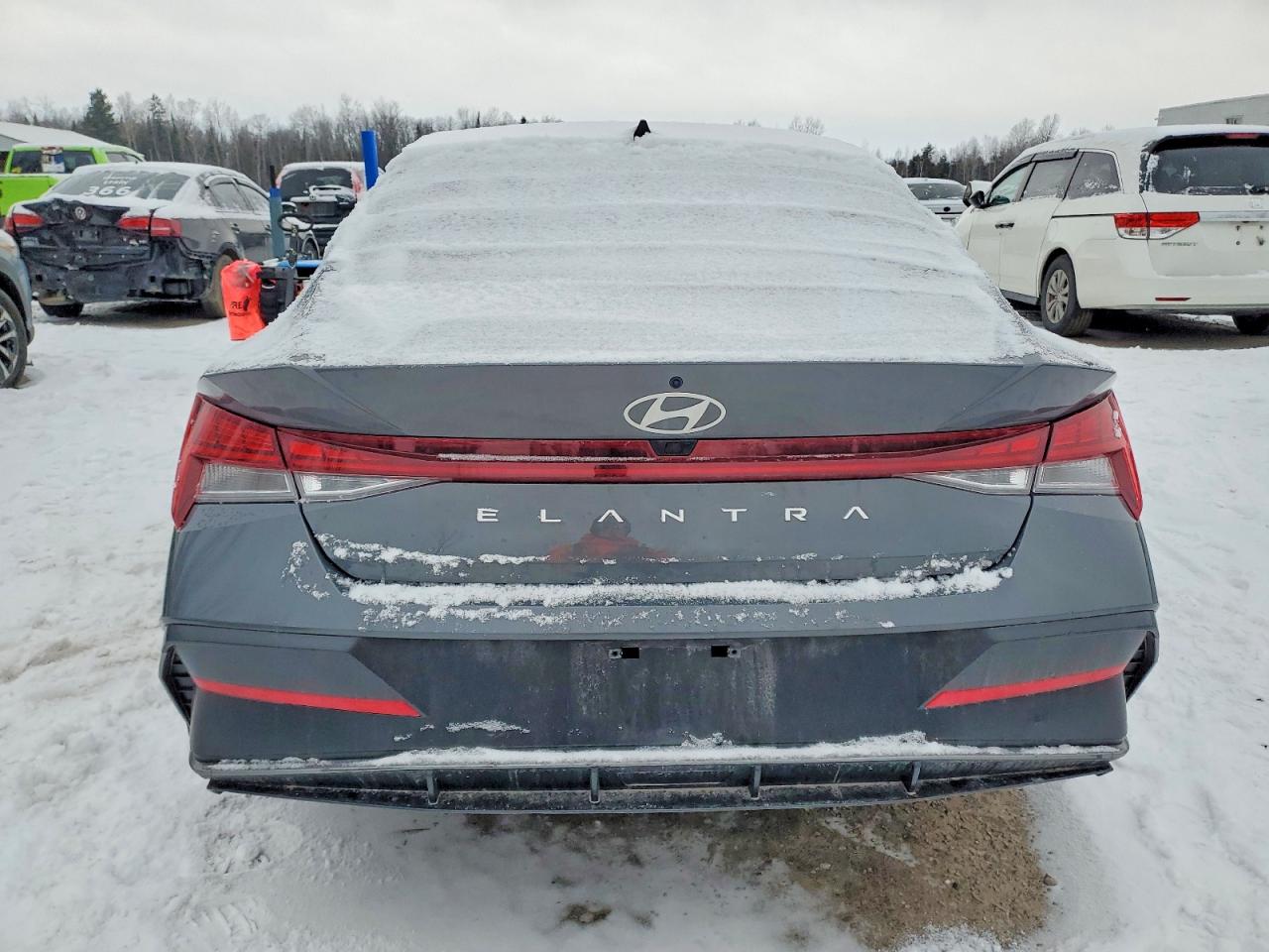 2025 HYUNDAI ELANTRA LUXURY photo 6