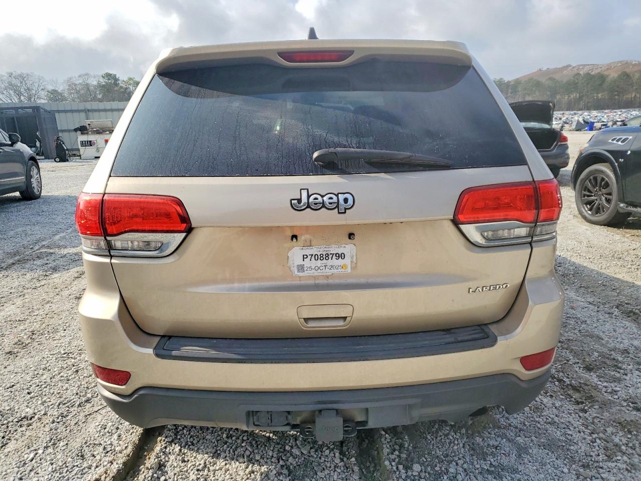2015 JEEP GRAND CHEROKEE LAREDO photo 6