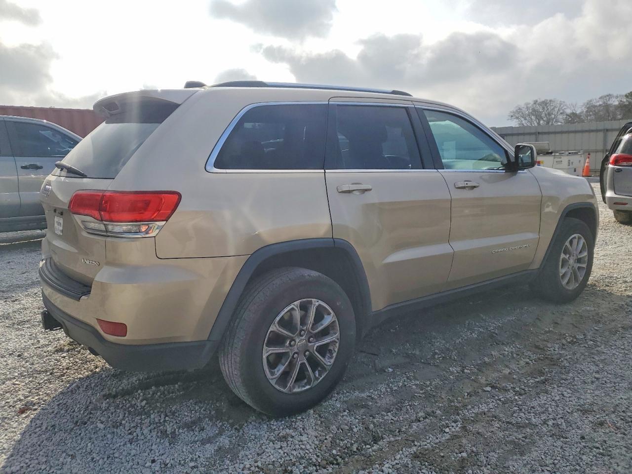 2015 JEEP GRAND CHEROKEE LAREDO photo 3