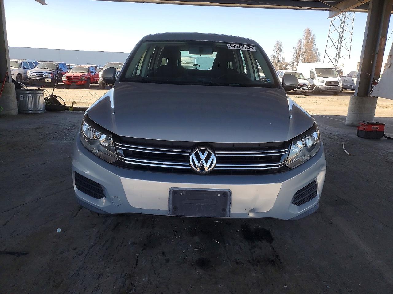 2012 VOLKSWAGEN TIGUAN S photo 5