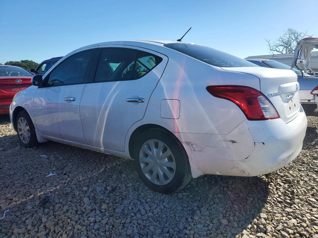 2012 NISSAN VERSA S photo 2