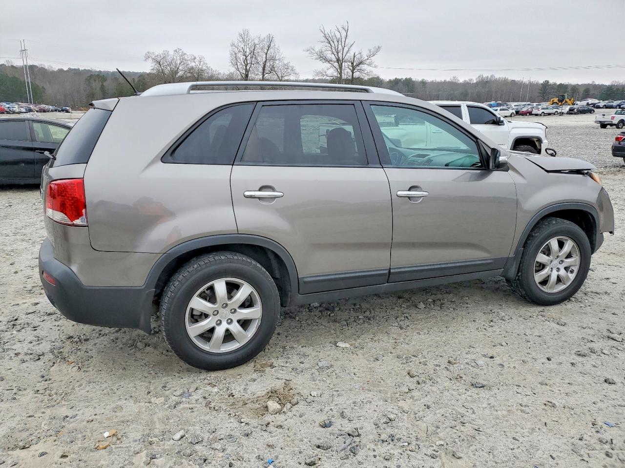 2011 KIA SORENTO BASE photo 3